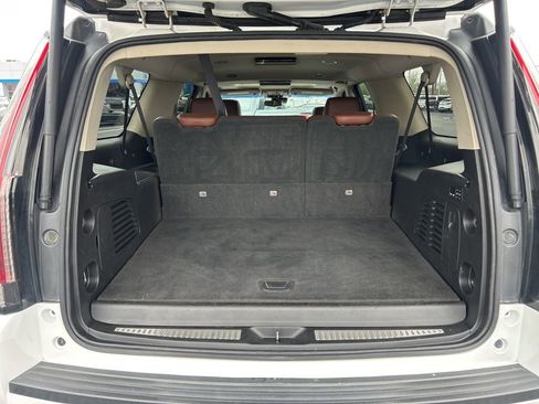 Used 2019 Cadillac Escalade ESV Premium Luxury AWD/4WD image 45