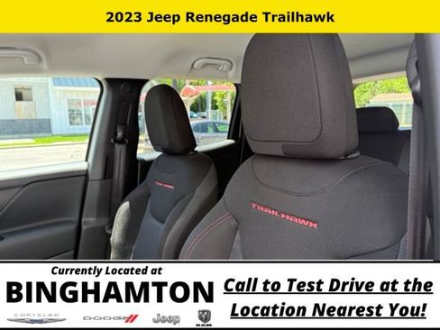 Used 2023 Jeep Renegade Trailhawk AWD/4WD image 10
