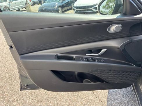 New 2026 Hyundai Elantra SE FWD image 8