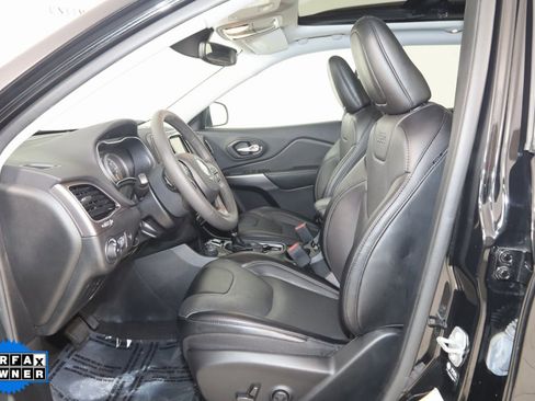 Used 2022 Jeep Cherokee Limited image 11