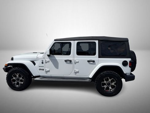 Used 2018 Jeep Wrangler Unlimited Sahara AWD/4WD image 5