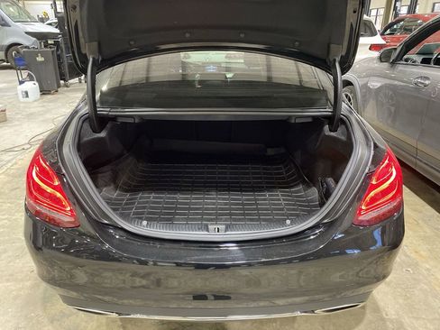 Used 2018 Mercedes-Benz C 300 Sedan image 23