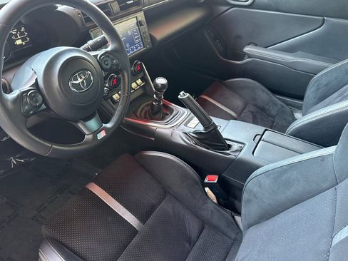 Used 2024 Toyota GR86 Premium RWD image 12