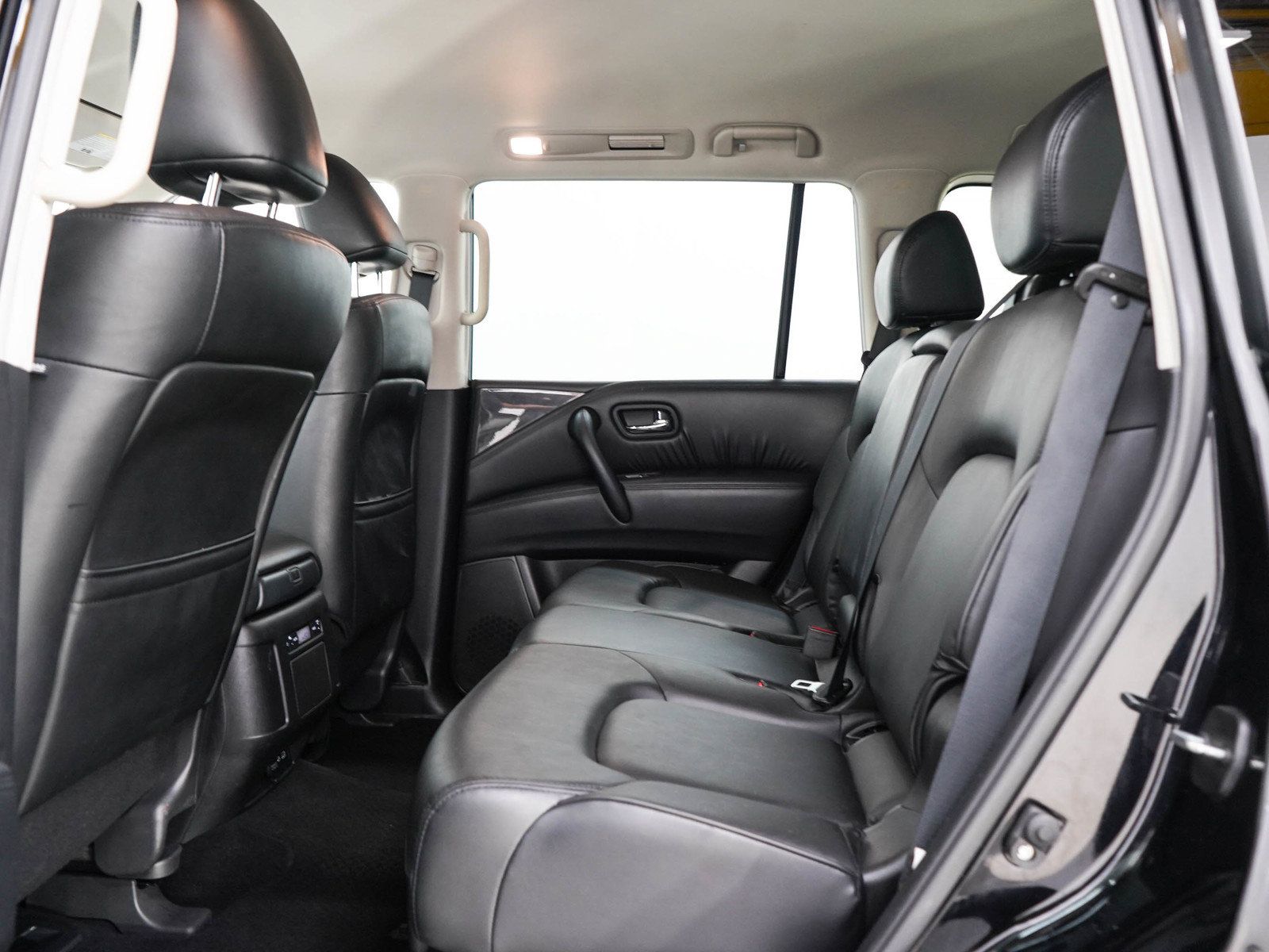 Used 2024 Nissan Armada SV AWD/4WD image 15