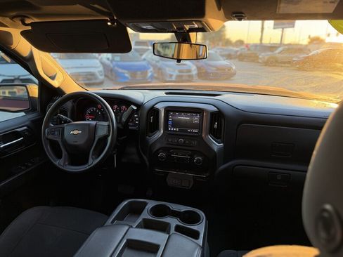 Used 2020 Chevrolet Silverado 1500 Custom w/ Trailering Package image 2