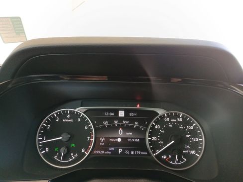 Used 2023 Nissan Pathfinder SL w/ Lighting Package (N92) image 11