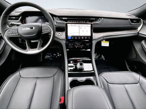 New 2025 Jeep Grand Cherokee Limited w/ Trailer Tow Package image 5