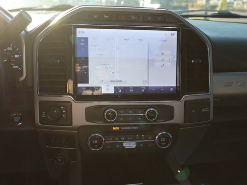 Used 2022 Ford F250 Lariat w/ Black Appearance Package image 12