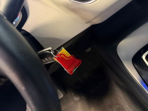 Used 2021 Toyota Corolla LE image 24