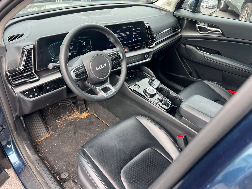 Certified 2025 Kia Sportage EX w/ EX Premium Package AWD/4WD image 15