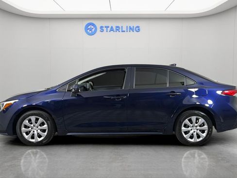 Used 2025 Toyota Corolla LE FWD image 4