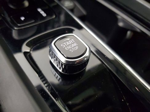 Certified 2023 Volvo XC60 B5 Plus w/ Protection Package Premier image 35