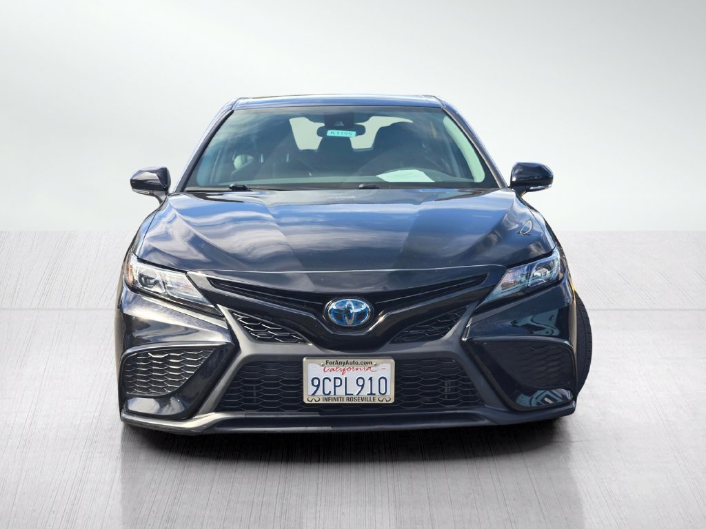 Used 2022 Toyota Camry SE w/ Cold Weather Package FWD image 2