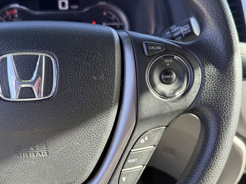 Used 2018 Honda Pilot LX image 15