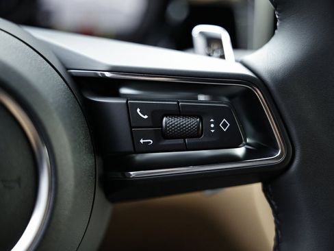 New 2026 Porsche Macan image 33