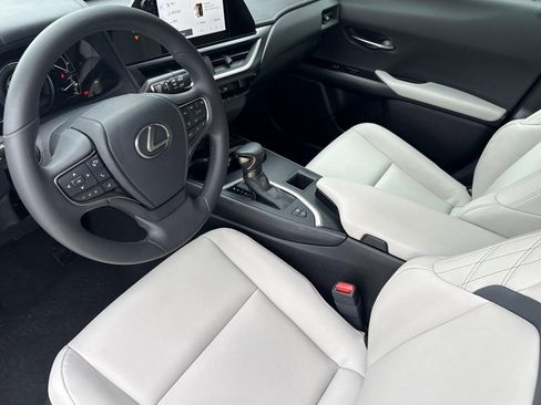 Certified 2024 Lexus UX 250h FWD image 4