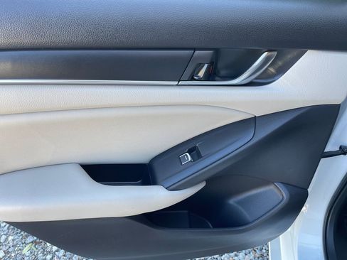 Used 2020 Honda Accord LX image 40