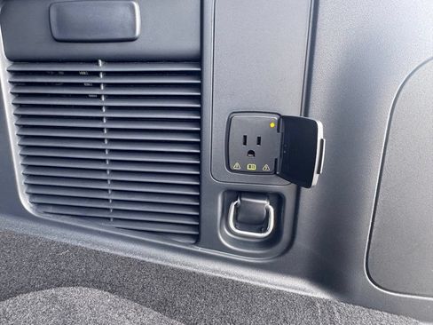 New 2027 Lincoln Navigator Premiere AWD/4WD image 19