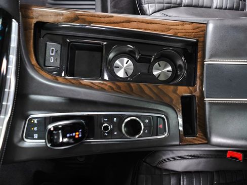 Used 2023 Cadillac Escalade ESV Sport Platinum image 20