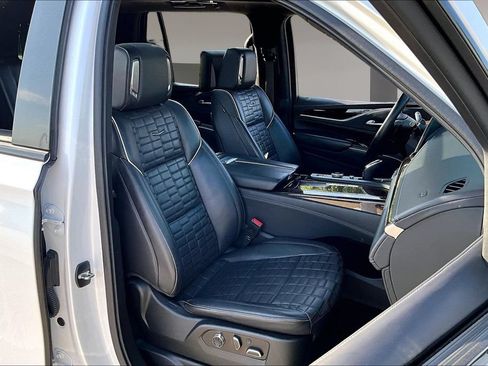 Used 2021 Cadillac Escalade Sport Platinum AWD/4WD image 7