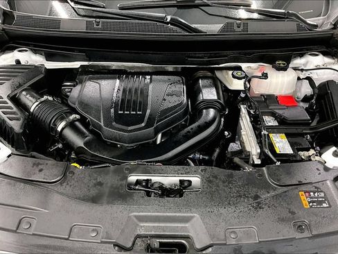 Used 2025 GMC Acadia Denali w/ Super Cruise Package FWD image 11