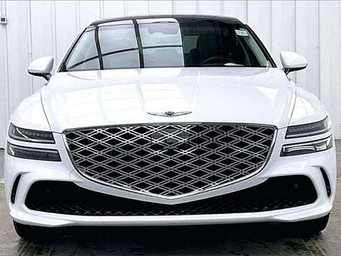 Used 2025 Genesis G80 2.5T Advanced image 3