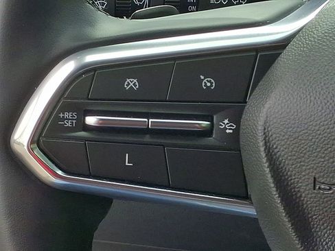 Used 2025 Chevrolet Equinox LT AWD/4WD image 21