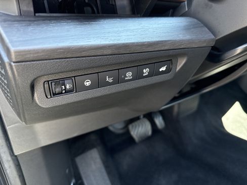 Certified 2024 Nissan Ariya AWD image 17