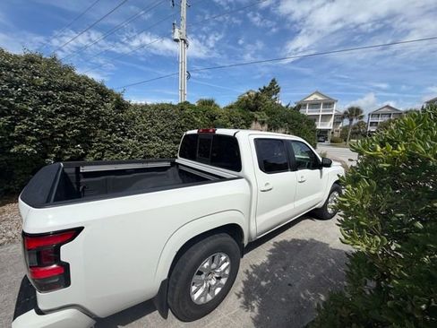 Used 2022 Nissan Frontier SV RWD image 4
