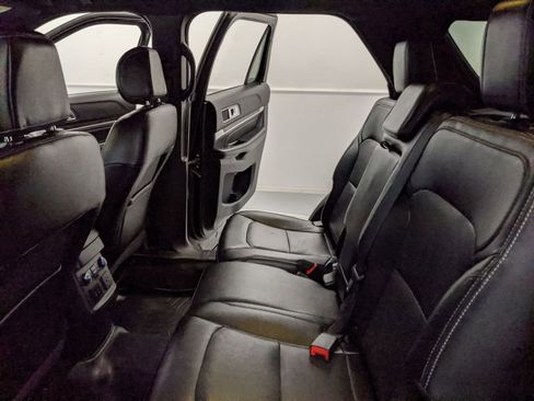 Used 2016 Ford Explorer Limited image 17