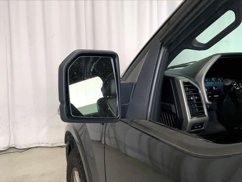 Used 2019 Ford F150 Lariat image 10