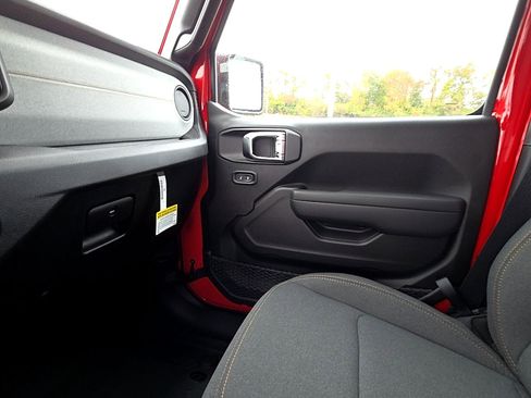 New 2026 Jeep Wrangler Unlimited Sport image 18