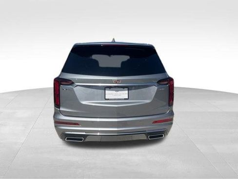 New 2025 Cadillac XT6 Luxury image 4