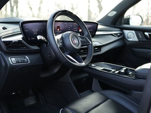 Used 2025 Buick Enclave Avenir w/ Super Cruise Package image 9