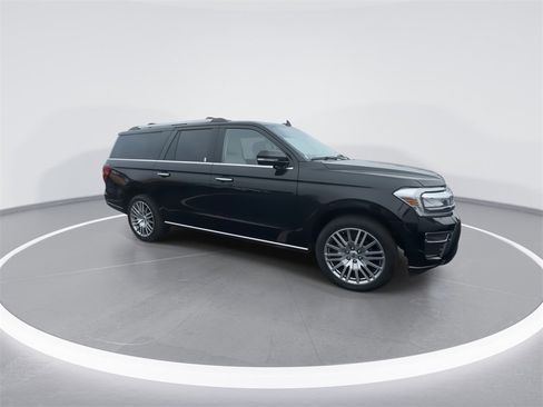 Used 2023 Ford Expedition Max Limited image 2