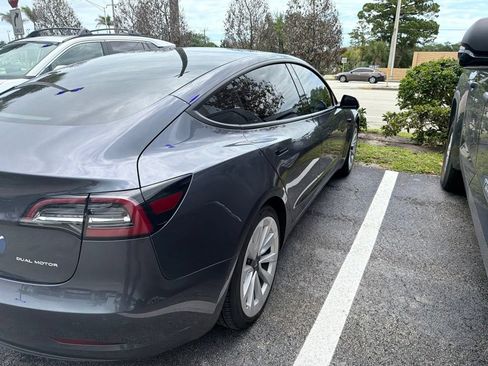 Used 2022 Tesla Model 3 Long Range AWD/4WD image 3