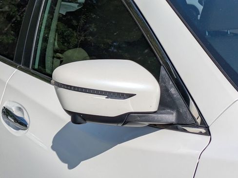 Used 2017 Nissan Rogue SL FWD image 11
