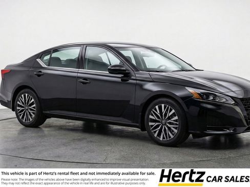Used 2025 Nissan Altima 2.5 SV FWD image 1