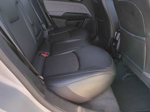 Used 2024 Jeep Compass Latitude image 26