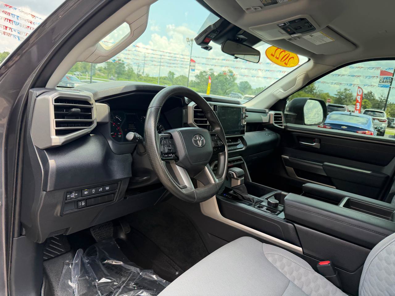 Used 2022 Toyota Tundra SR5 AWD/4WD image 13