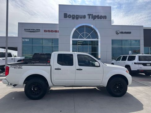Used 2019 Nissan Frontier PRO-4X AWD/4WD image 1