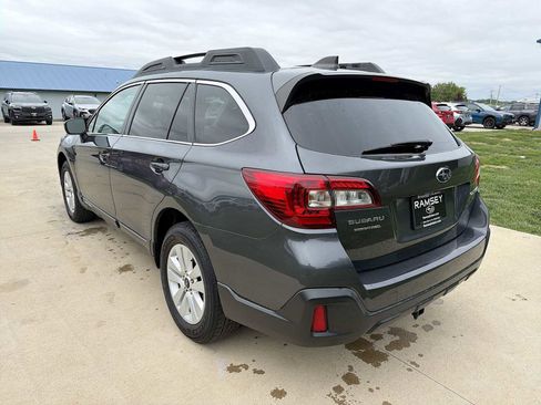 Used 2018 Subaru Outback 2.5i Premium AWD/4WD image 4