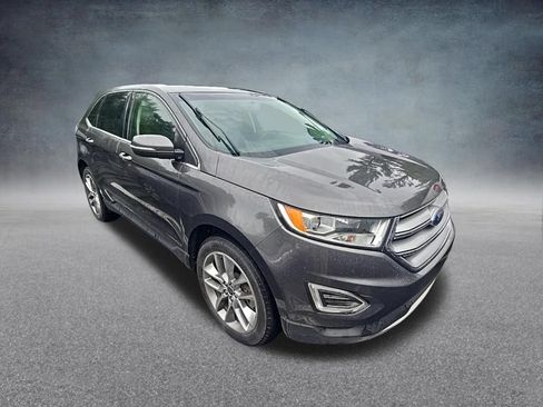 Used 2018 Ford Edge Titanium w/ Technology Package AWD/4WD image 2