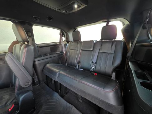 Used 2017 Dodge Grand Caravan GT image 11