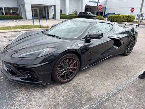 Used 2023 Chevrolet Corvette Stingray Premium Cpe w/ Z51 Performance Package image 3