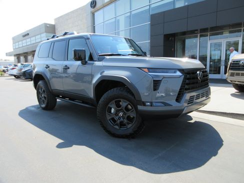Used 2026 Lexus GX 550 AWD/4WD image 13