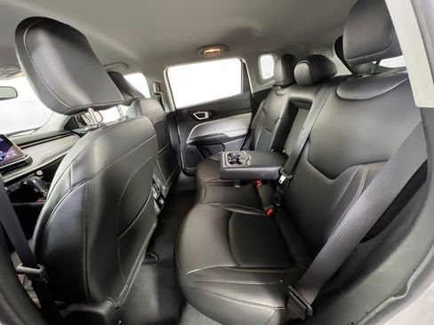 Used 2022 Jeep Compass Limited AWD/4WD image 23