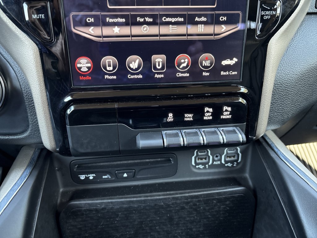 Used 2019 RAM 1500 Laramie AWD/4WD image 27