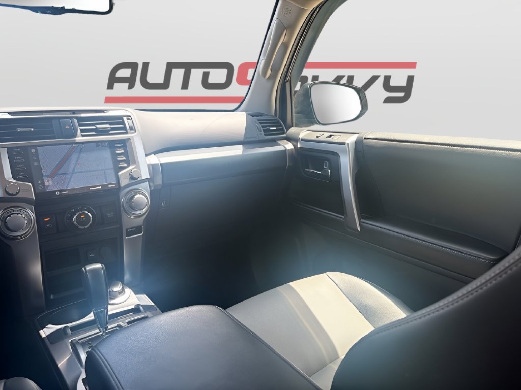 Used 2024 Toyota 4Runner SR5 Premium AWD/4WD image 21