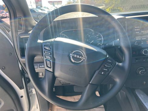 New 2026 Nissan Frontier SV w/ Tow Package AWD/4WD image 15